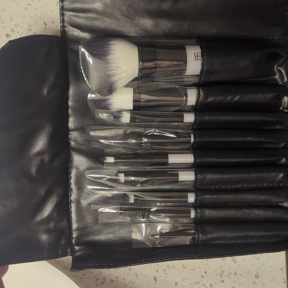 Makeup Brush Set - Picture 1 of 5